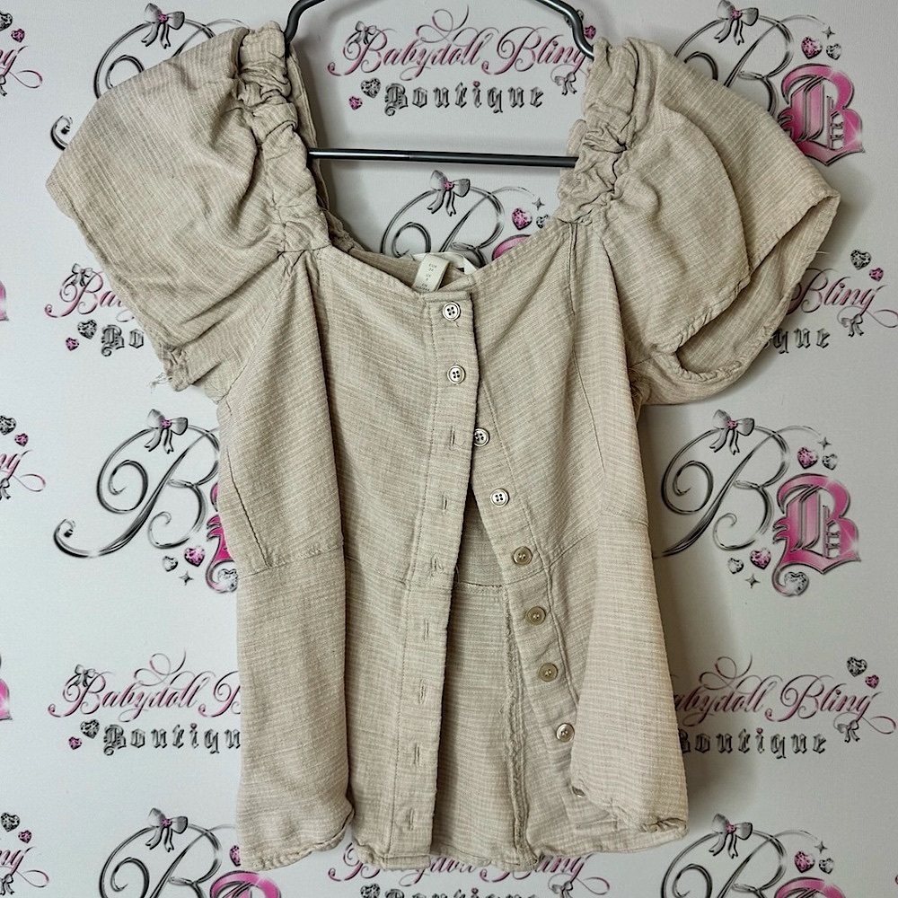 H&M tshirt Light Beige Puff Sleeve Blouse button up light tan cream shirt top